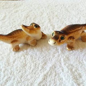 Vintage Alligator Salt and Pepper Shaker Set.
